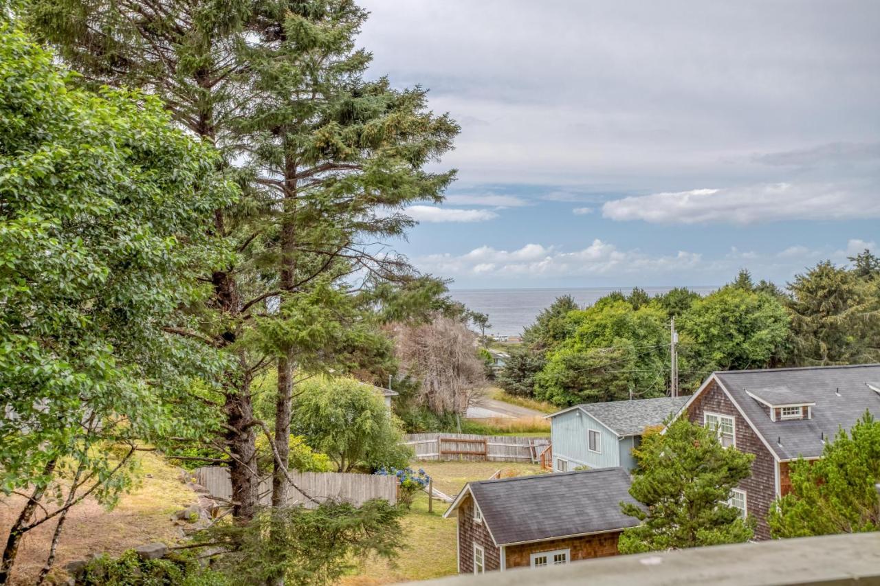 Cascade Cottage Lincoln City Exterior photo